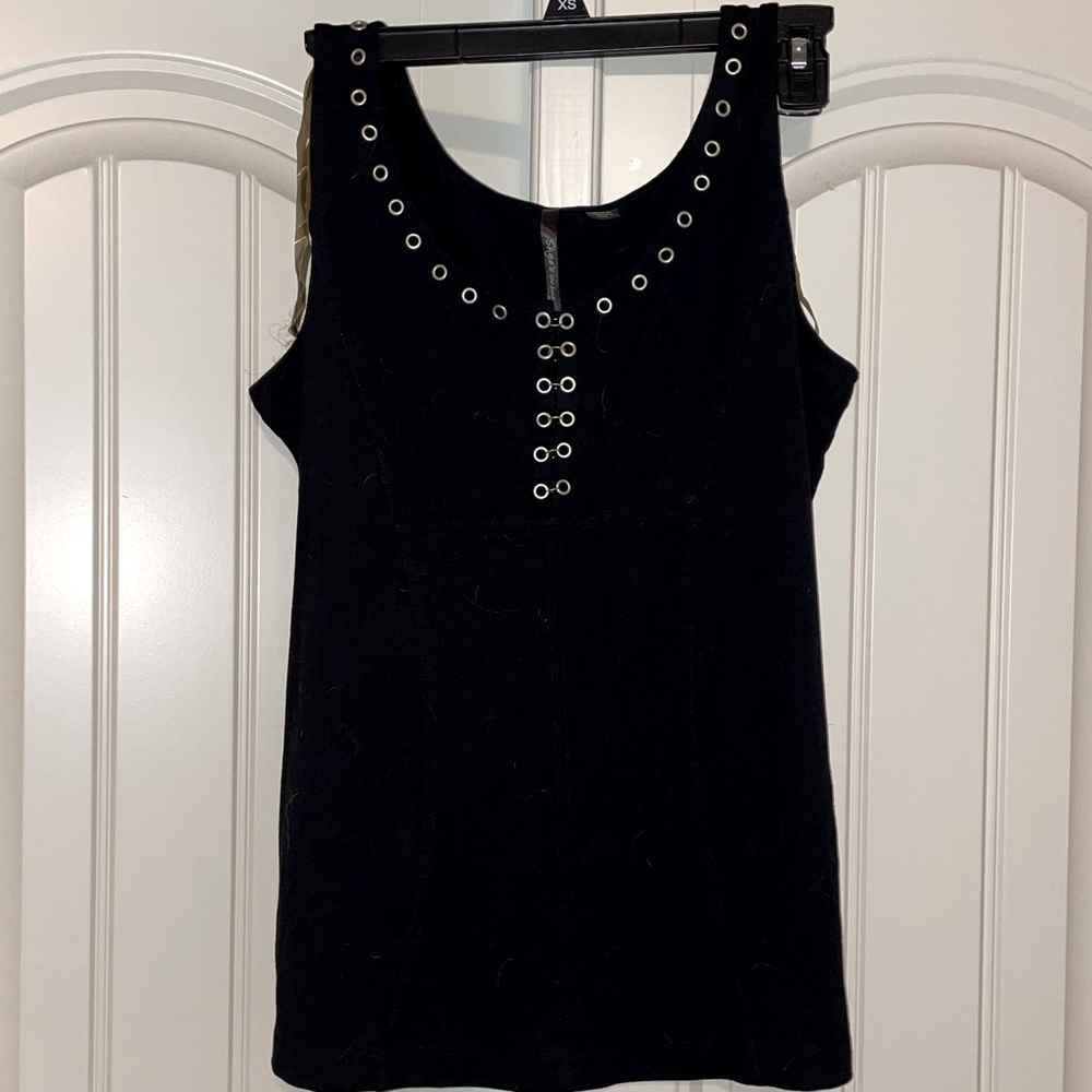 Black snap detail tank top